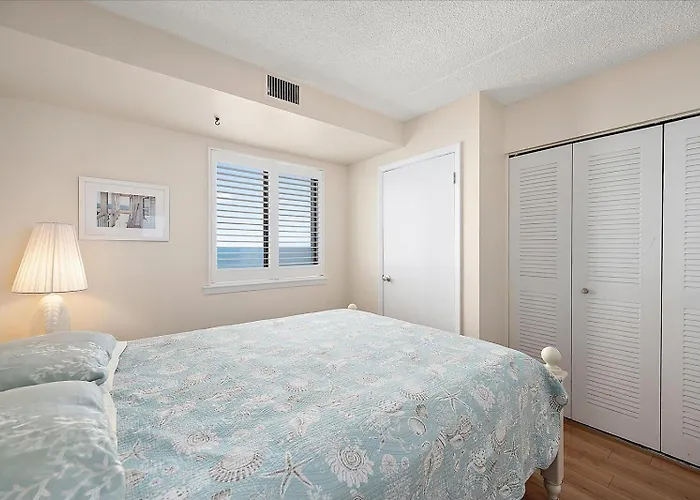 3 Bedroom With A Direct Ocean Front At The Capri! *