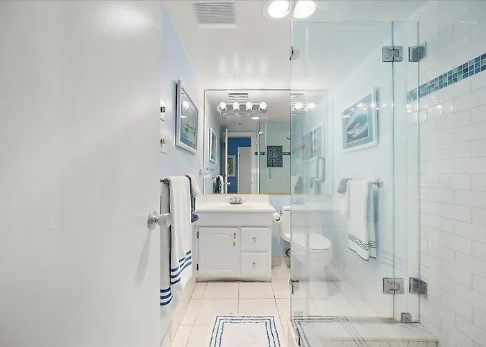 3 Bedroom With A Direct Ocean Front At The Capri!
