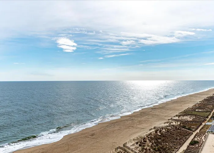 Ferienhaus 3 Bedroom With A Direct Ocean Front At The Capri! Ocean Stadt