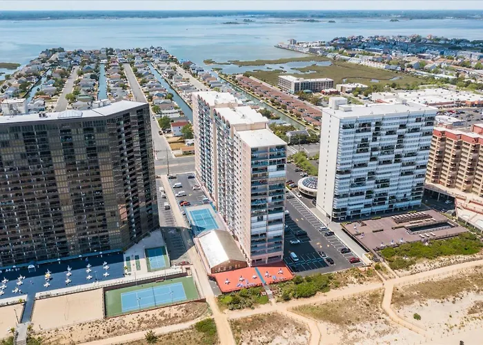 3 Bedroom With A Direct Ocean Front At The Capri!