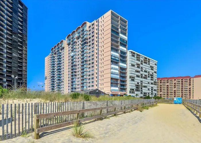 3 Bedroom With A Direct Ocean Front At The Capri! *